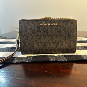 Michael Kors wristlet